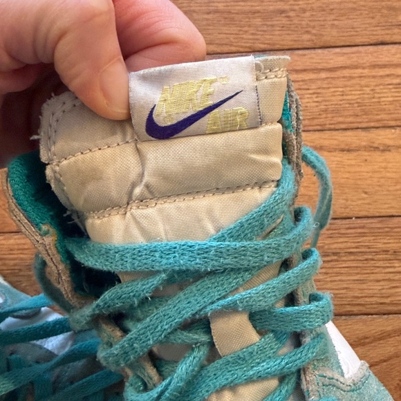 Nike Air Jordan 1 Retro High SE Trainers - Picture 2 of 6